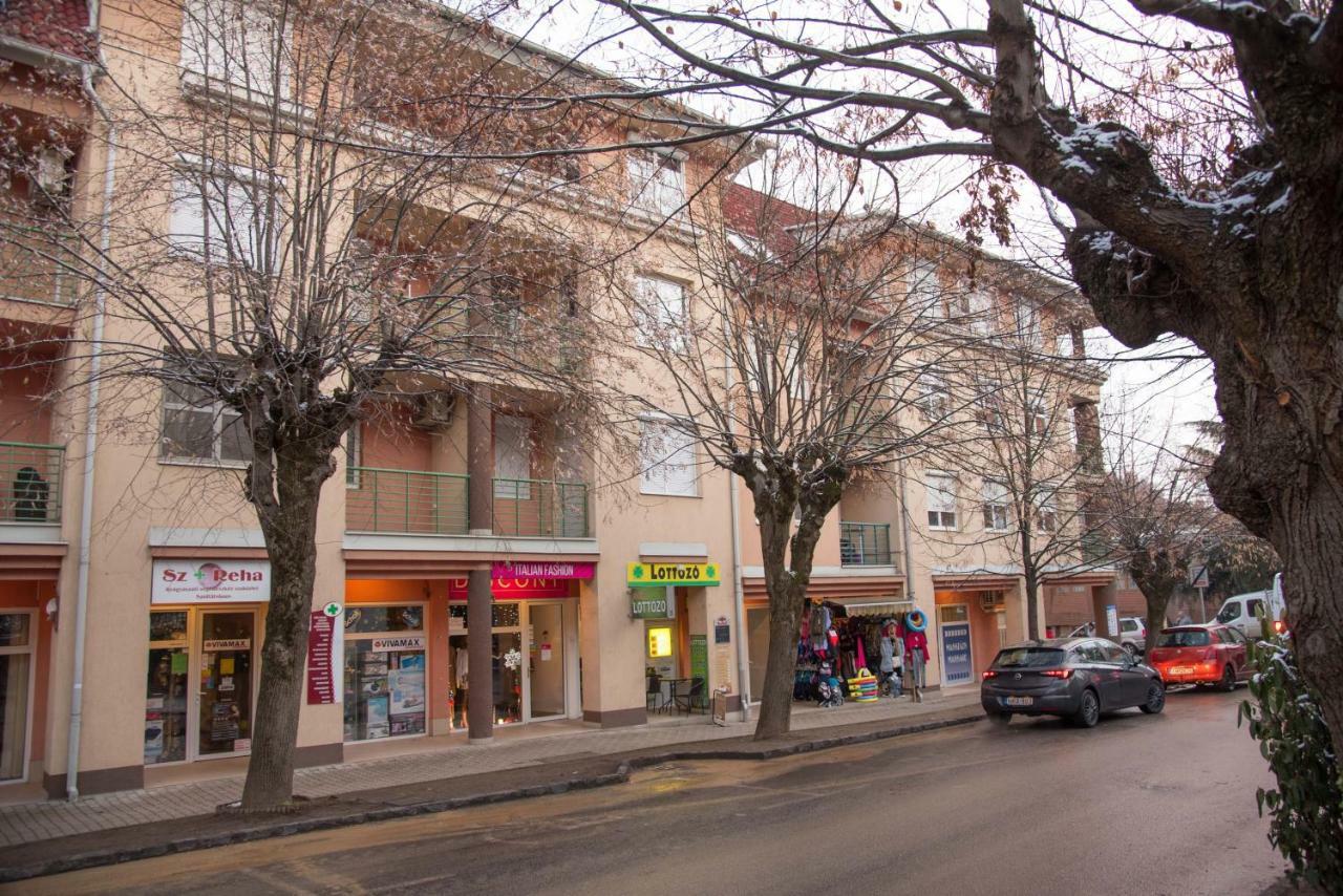 Centrum 2 Apartmanok Hévíz Dış mekan fotoğraf